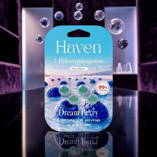 Haven hydrating gel pack by Dreamberry on a reflective surface.