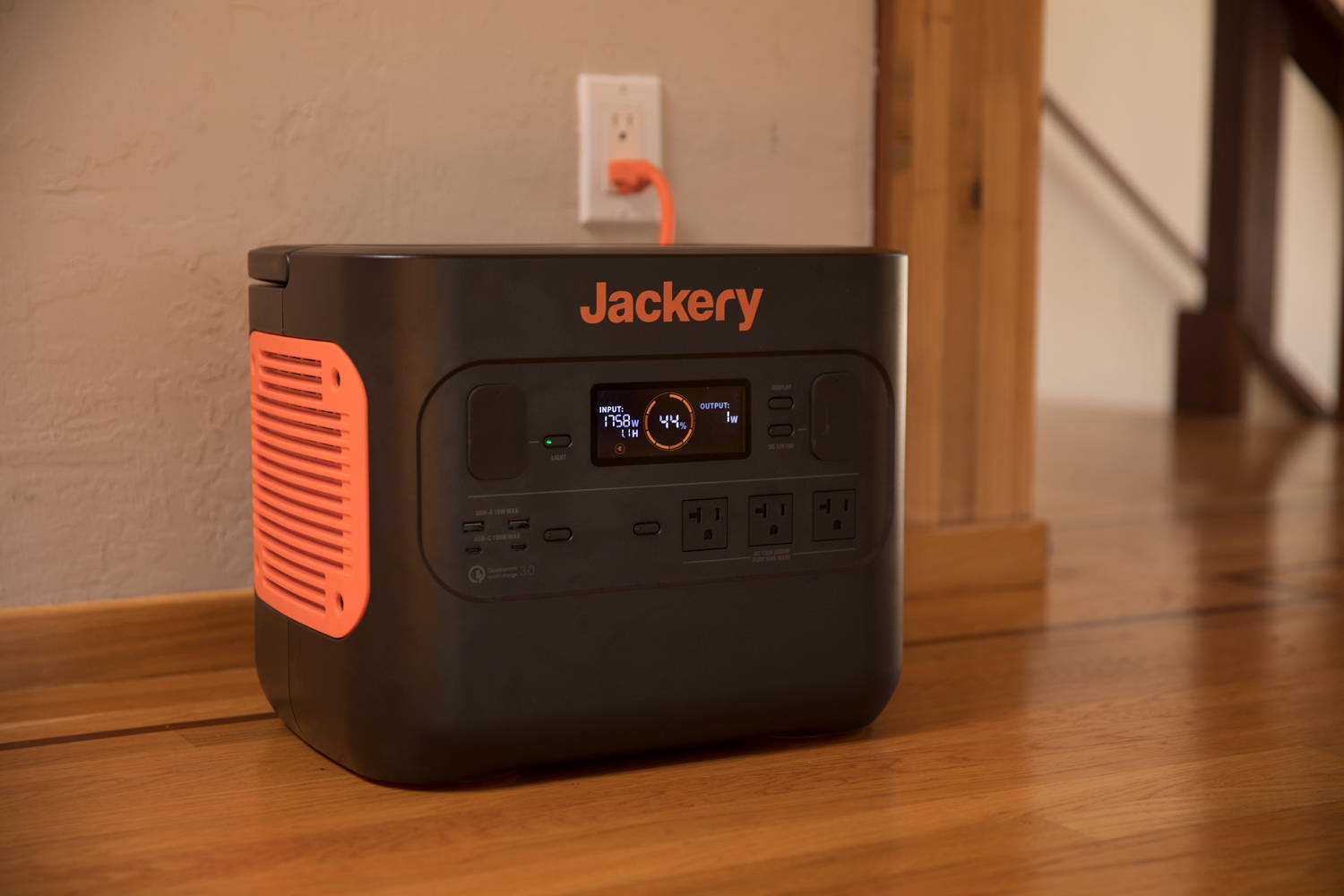 Jackery ポータブル電源 2000 Proは最速2時間でフル充電