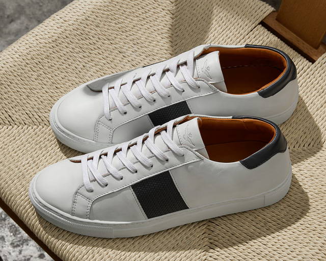 guys red bottom shoes