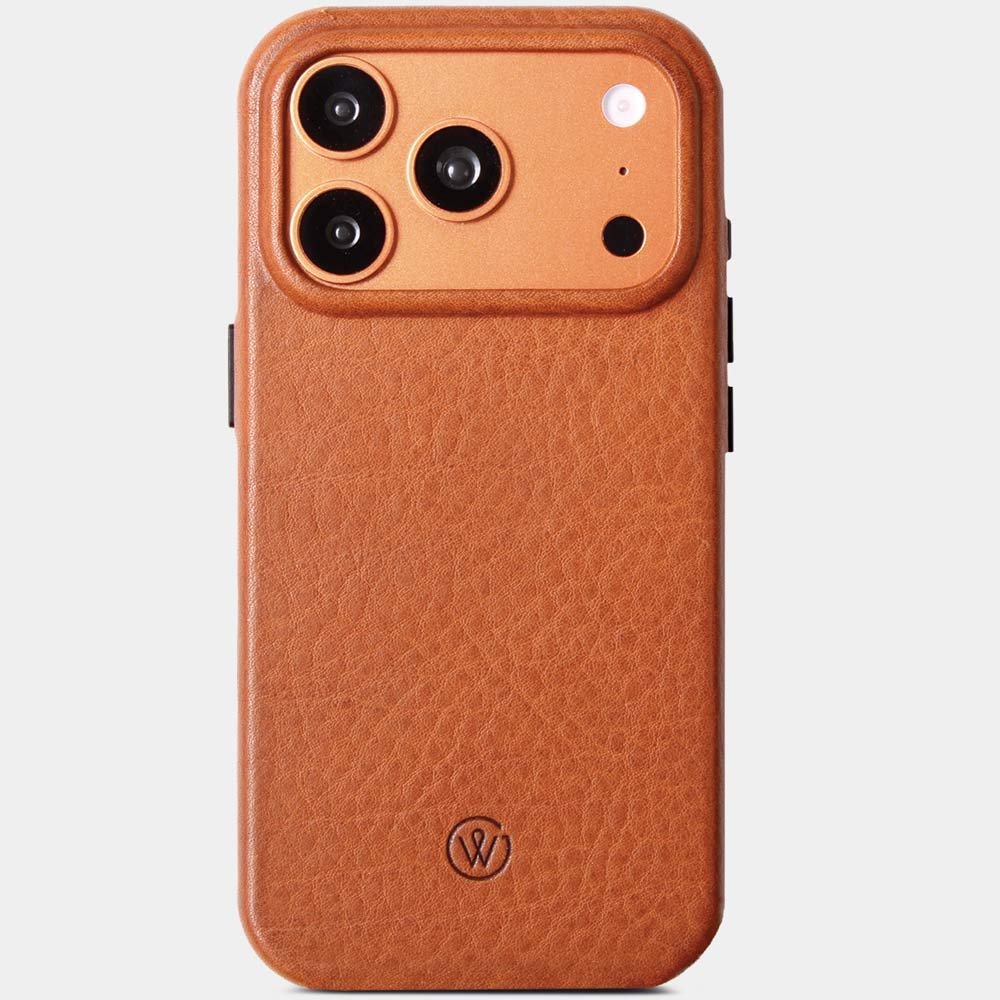 iPhone 17 Pro Hülle aus Leder in Cognac Braun mit offener Kamreaausparung
