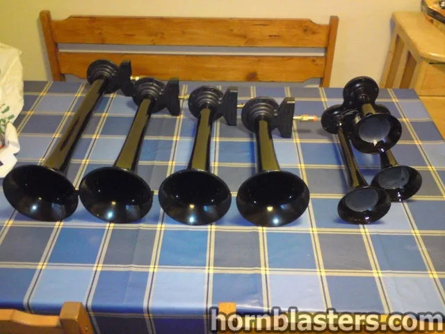 Under-hood or mounting detail for Shocker XL train horn on 2004 Ford Focus HornBlasters gallery photo 8