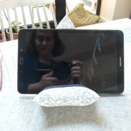 Front View of DIY Tablet Stand