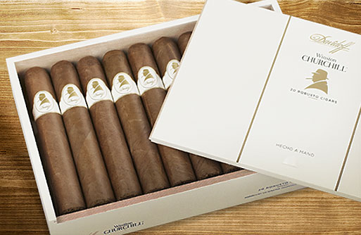 Geöffnete Davidoff Winston Churchill «The Original Series» Kiste voller Zigarren.