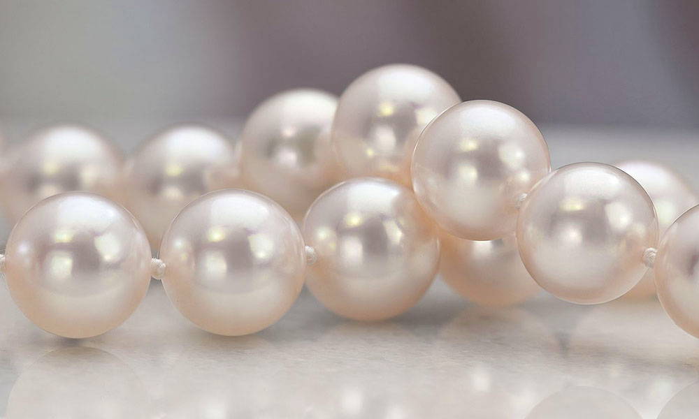 Pearl Colors: White Akoya Pearls