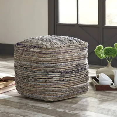 An ottoman pouf