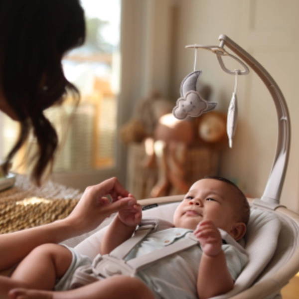 Maxi-Cosi Cassia swing is now available in Classic Oat which brings a warm color into your home. Automatic swaying from side to side to keep your little one soothed while keeping your hands free. See the beauty of this product in store at Kidsland!