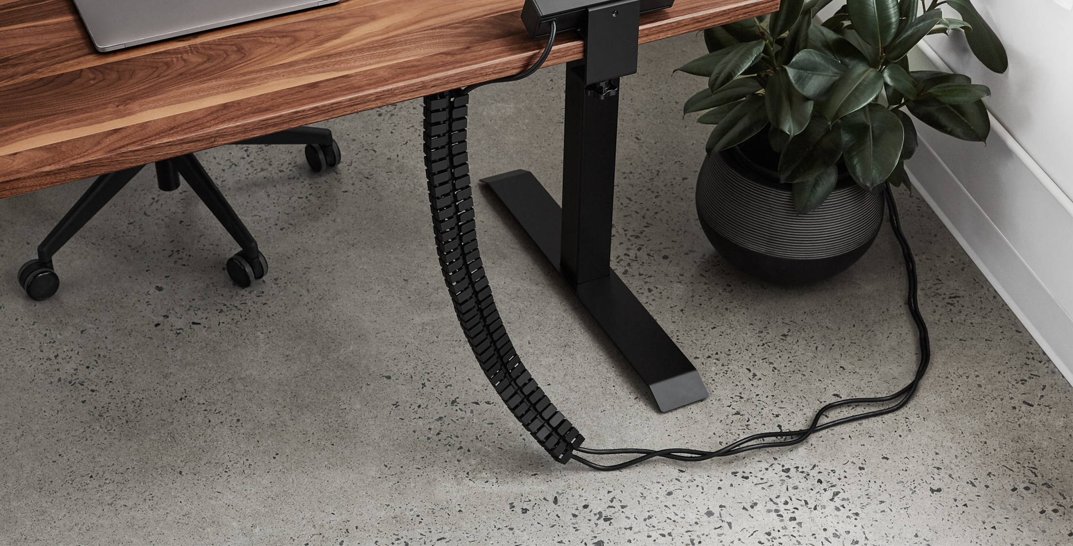 The 5-Step Guide to Perfect Desk Cable Management – Voltcave