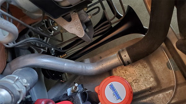 Conrad's 2004 Acura NSX Horn Install