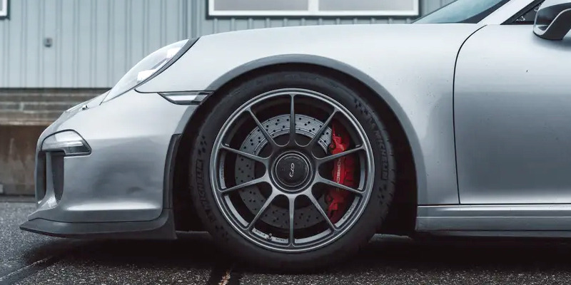Porsche 911 Apex SM-10RE Wheel Close
