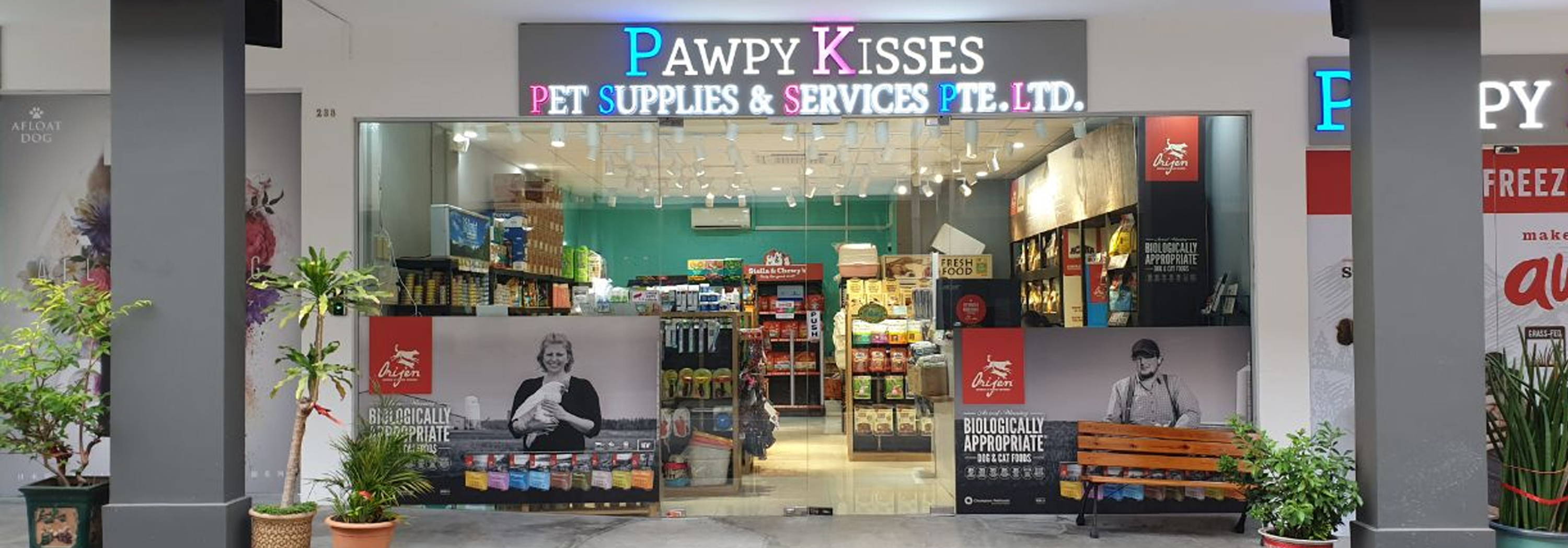 Pawpy Kisses online pet shop contact us page.