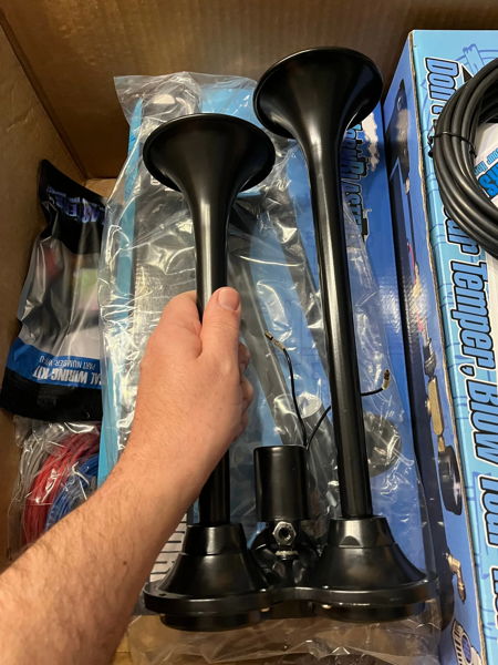 Dual black air horn trumpets solenoid universal wiring kit unboxing Jim's 1980 Pontiac Trans Am HornBlasters 2-Chime 3-Liter air horn kit gallery photo 3