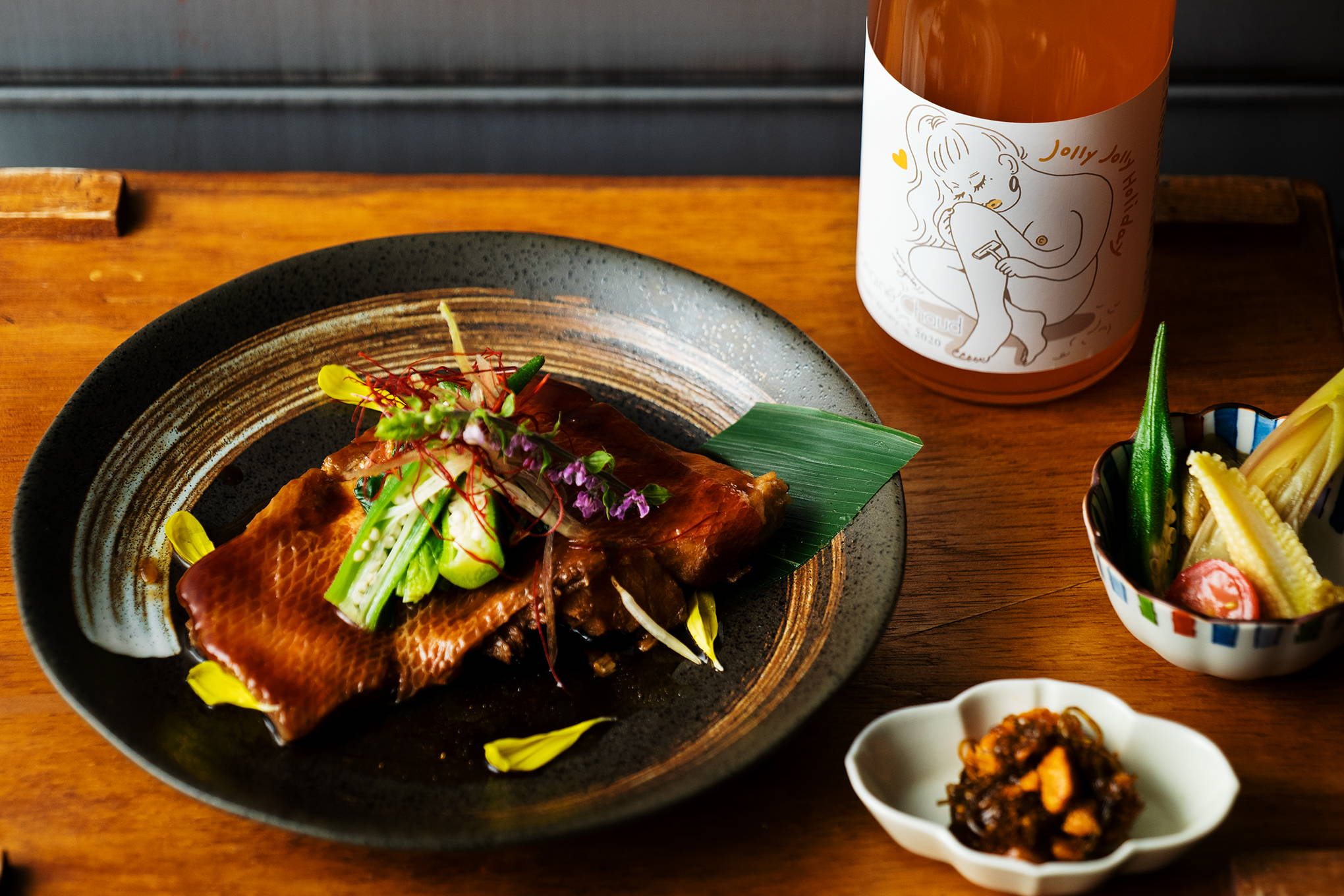 日本料理はもちろん好相性。魚介類と合わせやすいのも、オレンジワインの特長