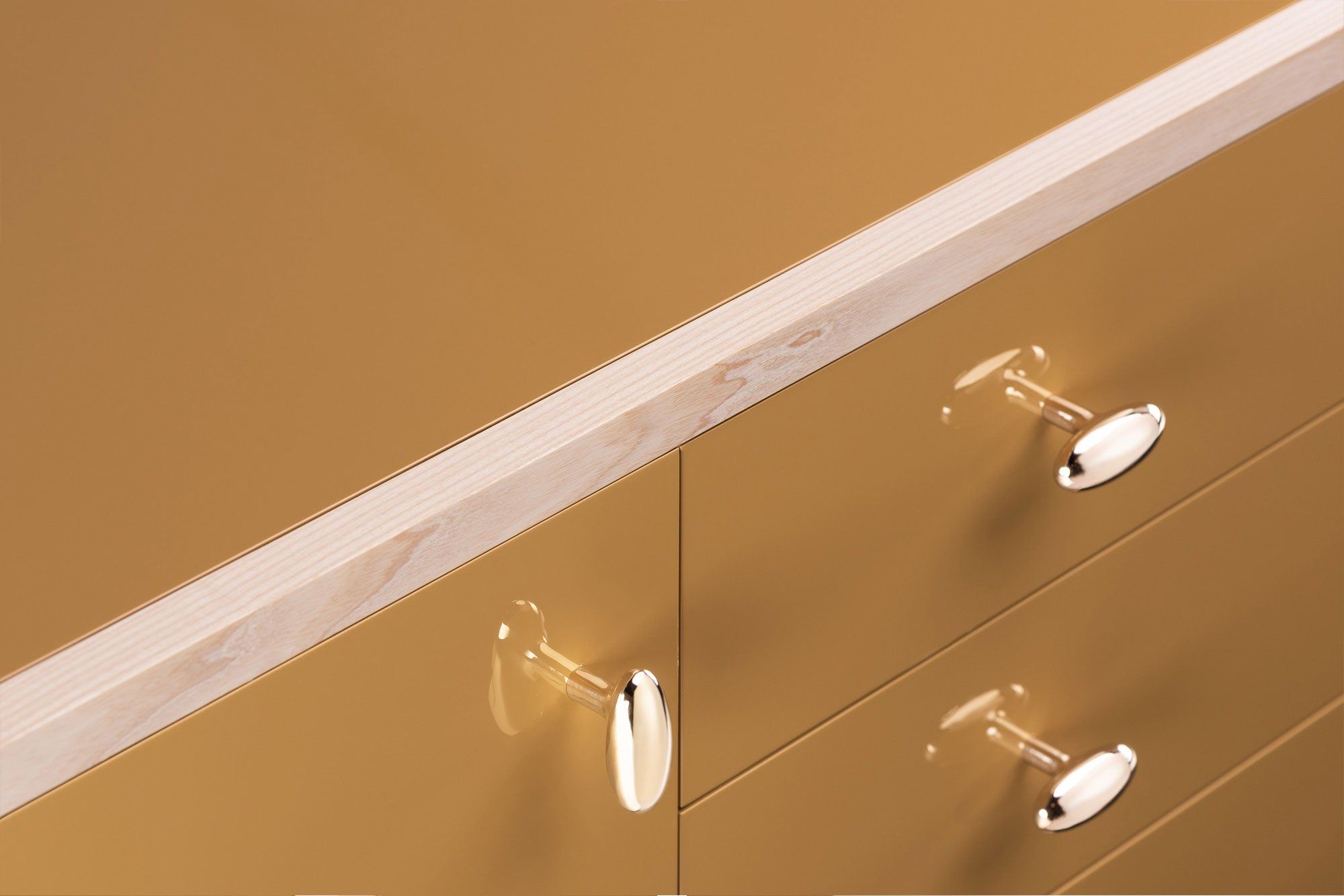 WHITE OILED ASH & OCHRE GLOSS LACQUER