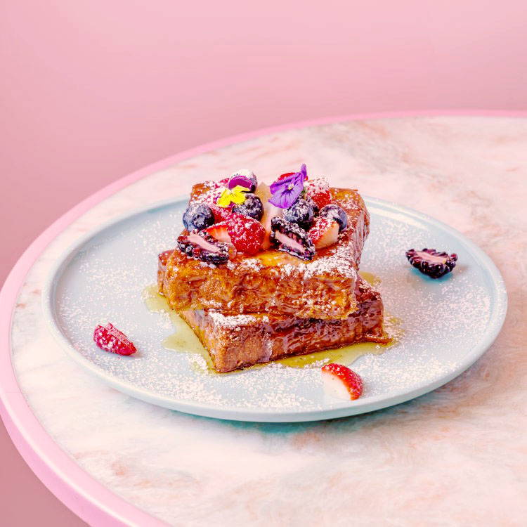 Honey French Toast with icing sugar