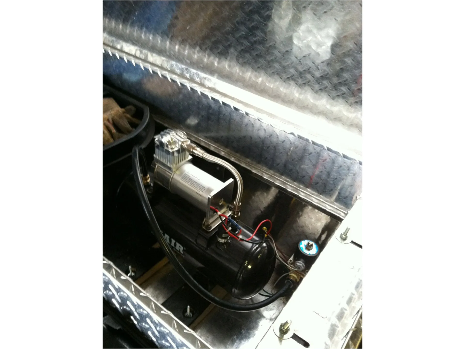 William's 2011 Ford F150 Super Cab Train Horn Install