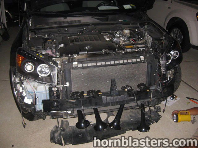 Four train horns mounted front bumper reinforcement bar night install Wesley's RAV4 228H gallery photo 8