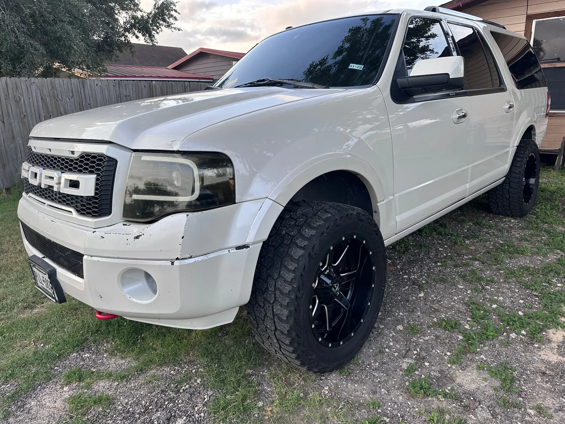 Arturo's 2010 Ford Expedition Shocker S6 544K Train Horn Kit install gallery photo 2