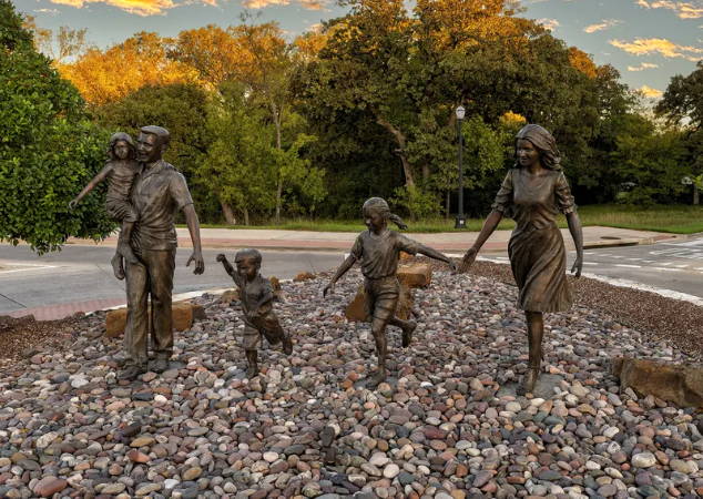  Families Are Forever Bronze Statue