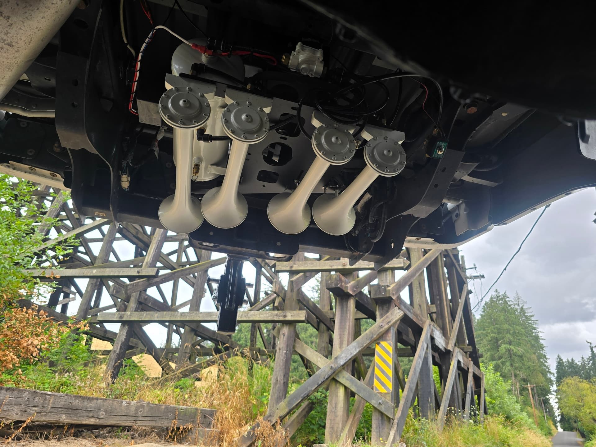 Ben's 2017 Ford F350 Platinum Train Horn Install with Spare Tire Delete Kit Heavy Duty