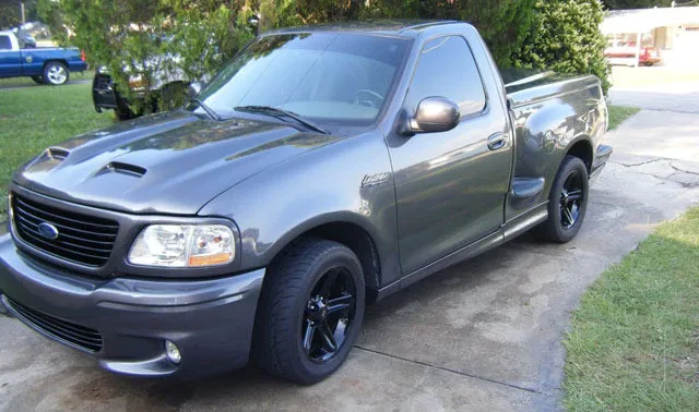 Chris's 2003 Ford Lightning Train Horn Install