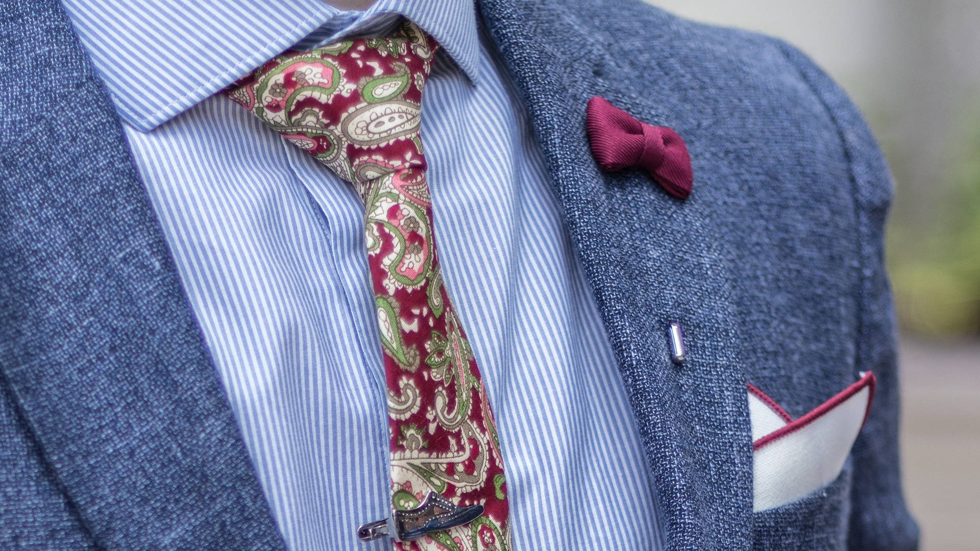 How To Wear A Lapel Pin With Your Suit - Art of The Gentleman