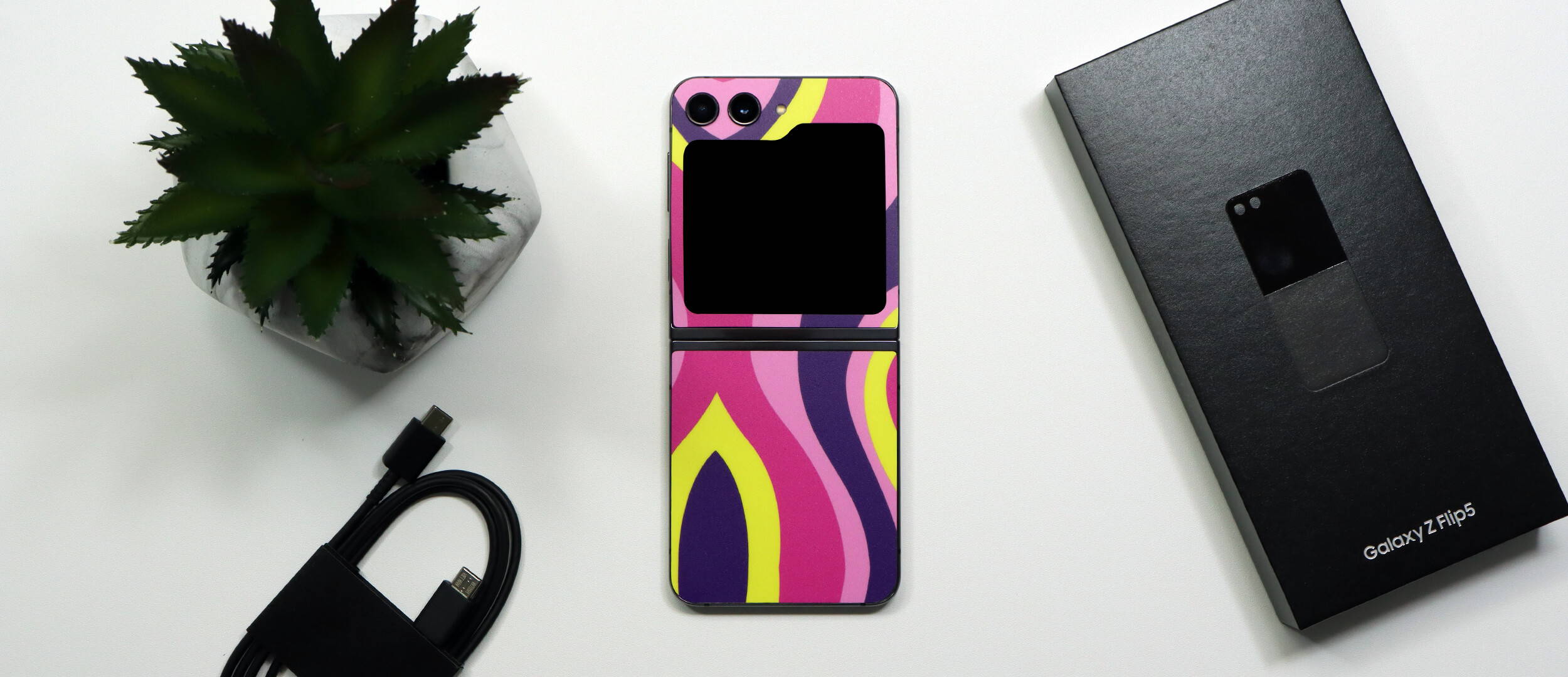 Samsung Galaxy Z Flip 5 Abstract psychedelic skins