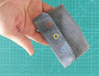 How to Make Snap Together Fabric Buttons 