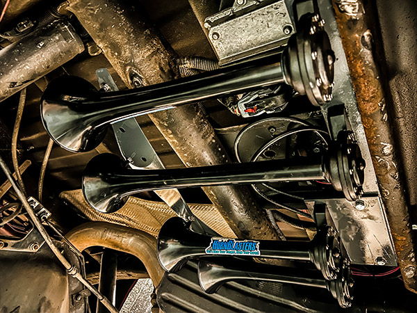 Justin's 2017 Chevrolet 2500HD Train Horn Install