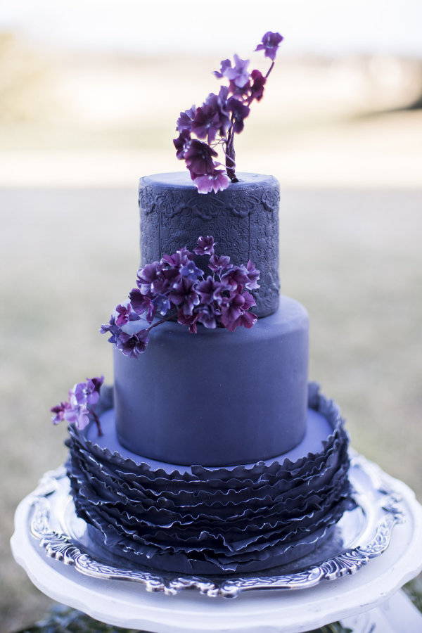 Very peri wedding cake