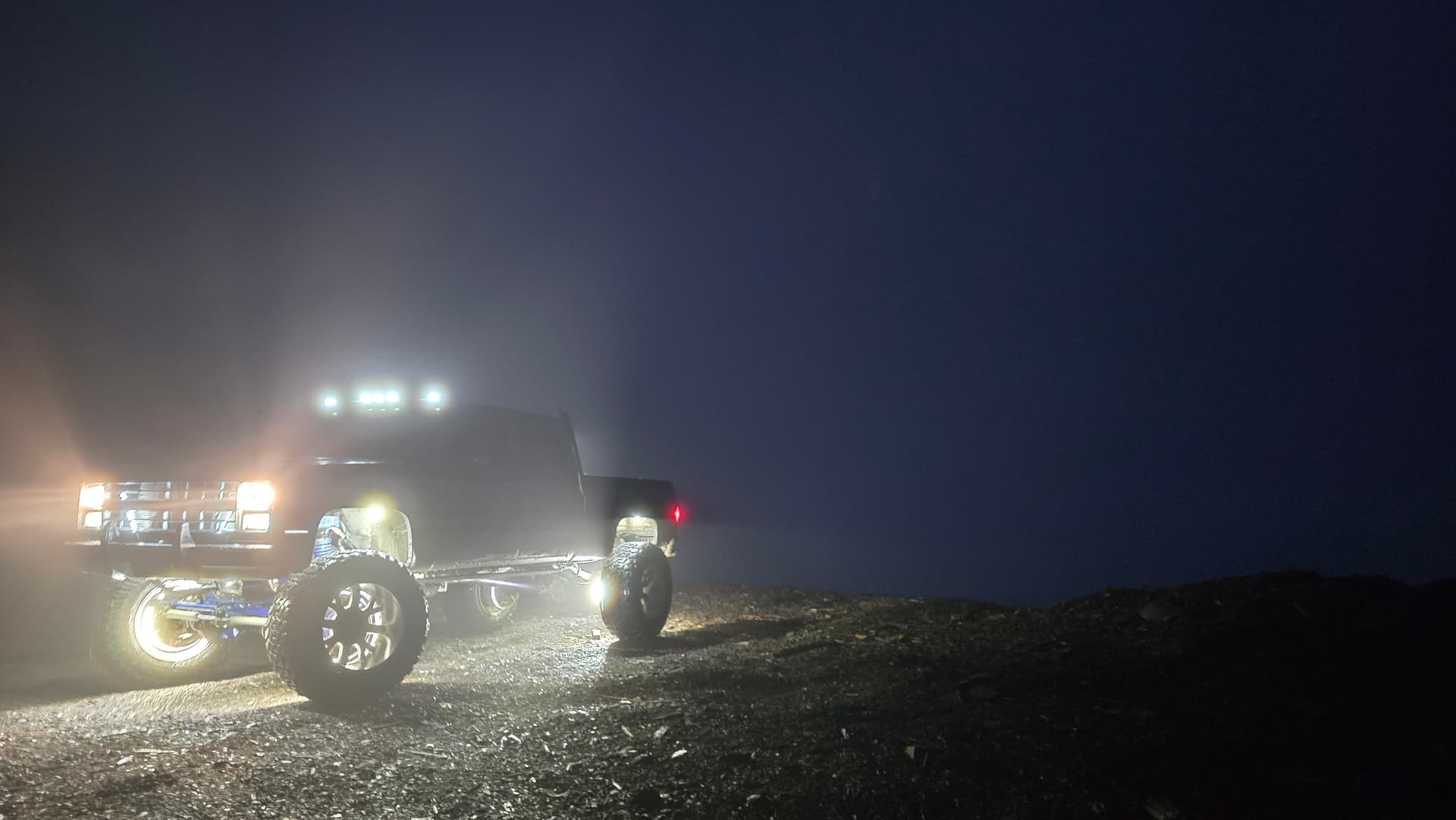 Joseph’s 1985 Chevy K30 with Shocker XL 6-Horn Train Kit