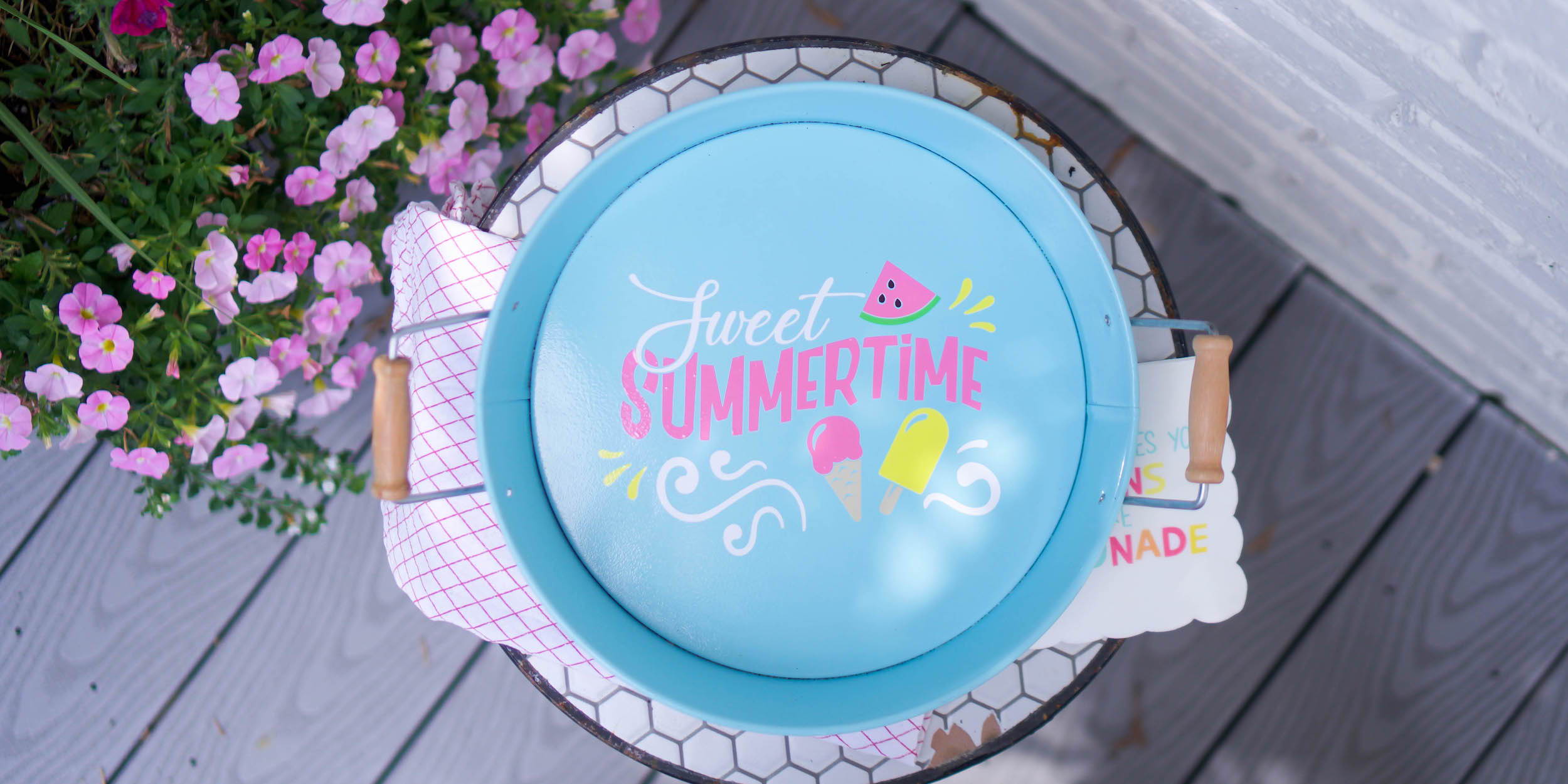 Adhesive vinyl summer serving tray