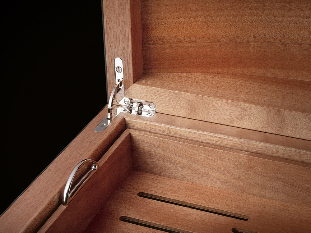 Close-up of the inside of the Davidoff & Boyarde Masterpiece Humidor Geometrically Speaking.