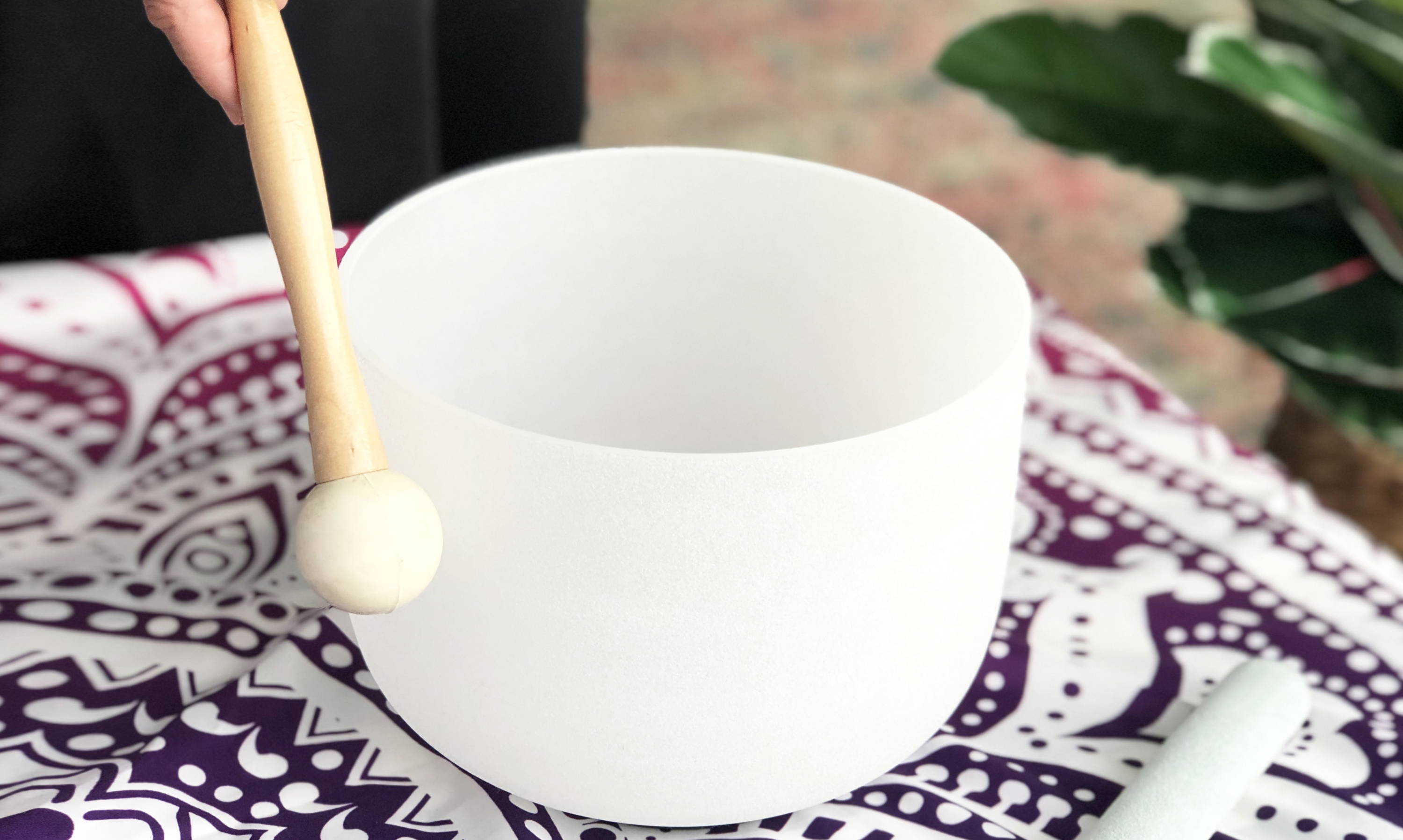 How to play crystal singing bowls