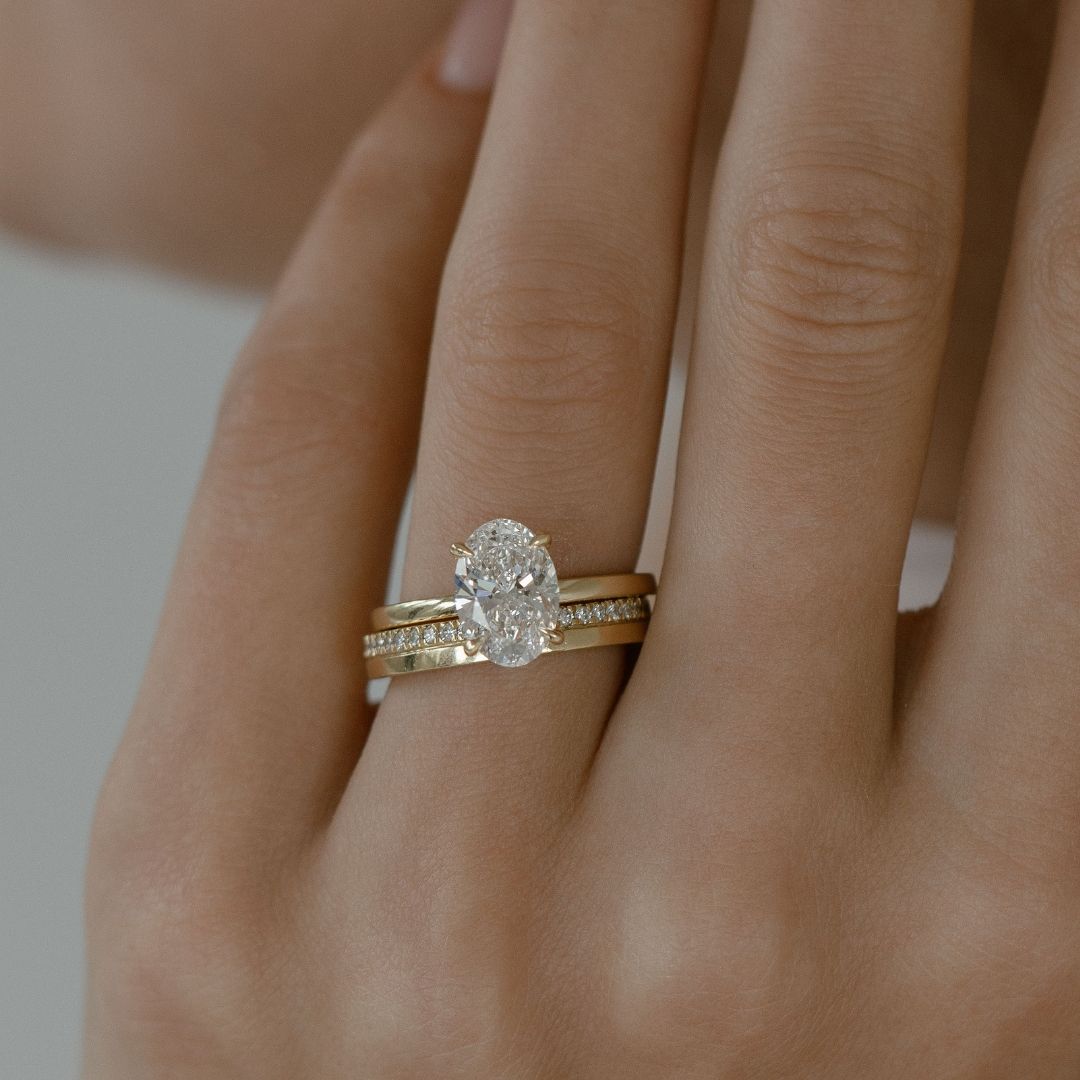 Oval with Half and Half Band
