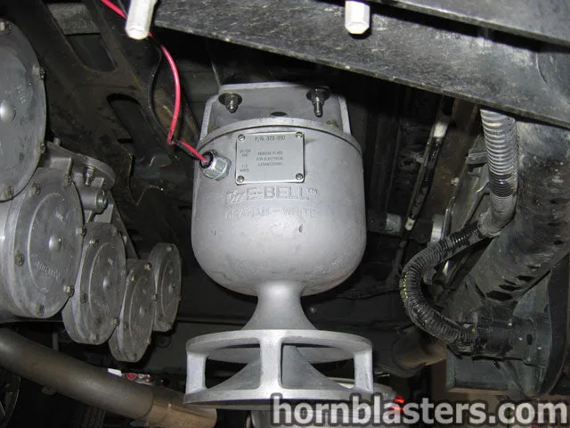 Front bumper grille or under-hood area with Nathan AirChime K5LA trumpets on 2007 Chevy Avalanche, gallery photo 6