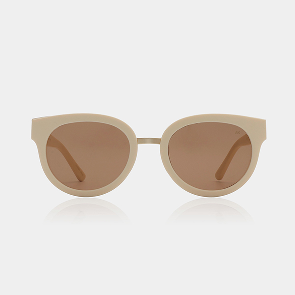 A product image of the A.Kjaerbede Jolie sunglasses in Cream.