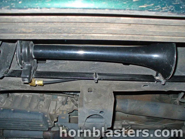 Single Shocker XL trumpet horn frame rail horizontal install Toyota 4Runner HornBlasters gallery photo 13