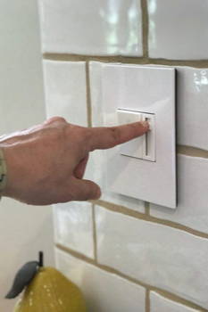 Legrand adorne Wi-Fi dimmer example galler