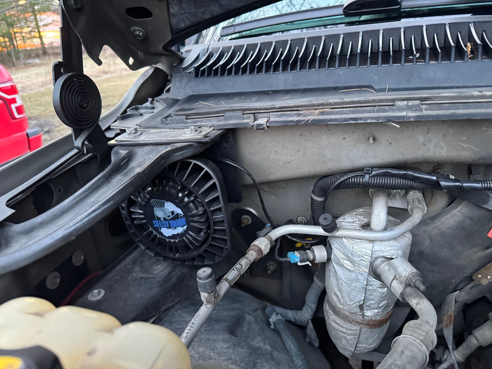 Jordan's 2001 GMC Sierra 1500HD Train Horn Install