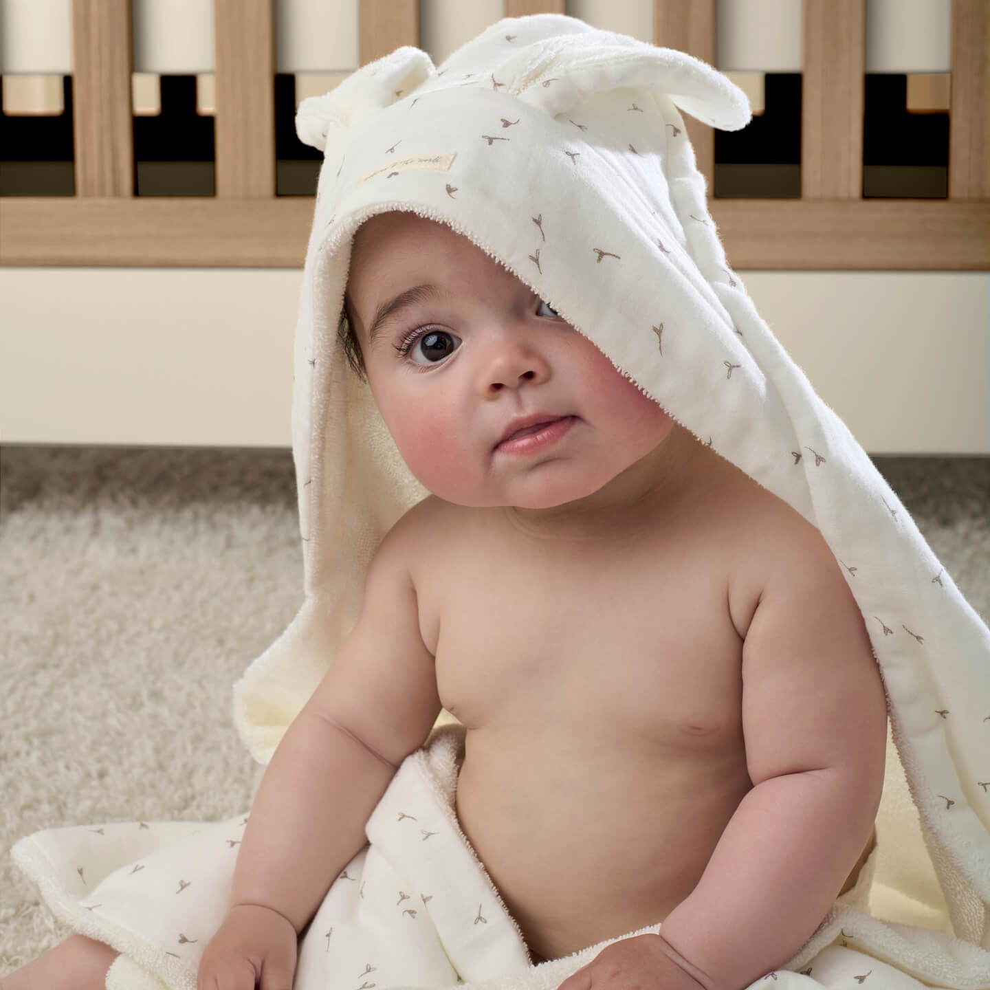 Baby wearing seedling range towel