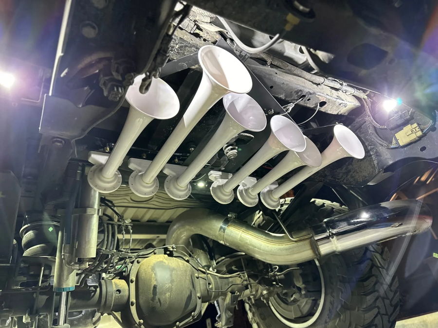 Anthony's 2021 Ford F250 Superduty Train Horn Install