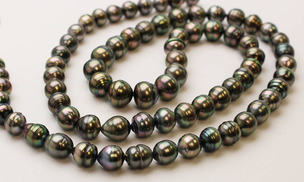 Pearl Shapes: Circled Baroque Tahitian Pearls