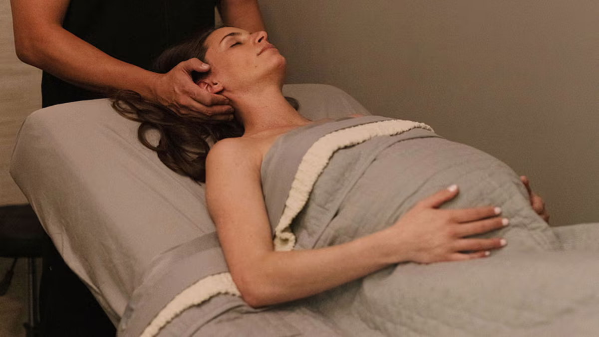 Prenatal pregnancy massage
