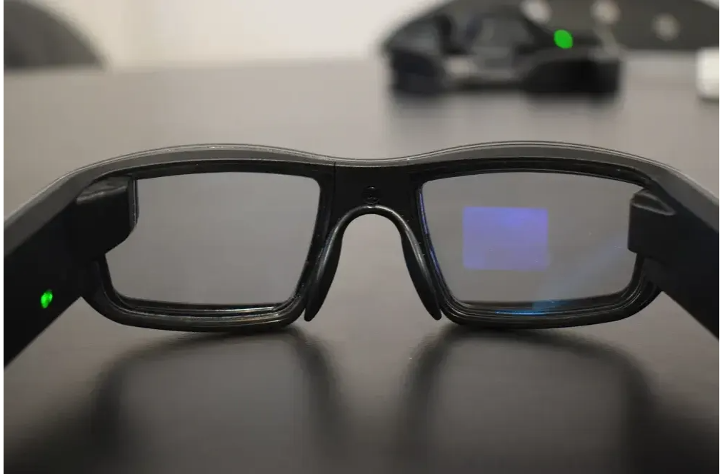 Smart Glasses with Display