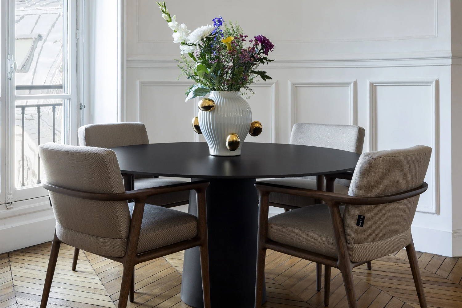 Container Round Dining Table