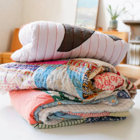 How to Wash and Care for Quilts)