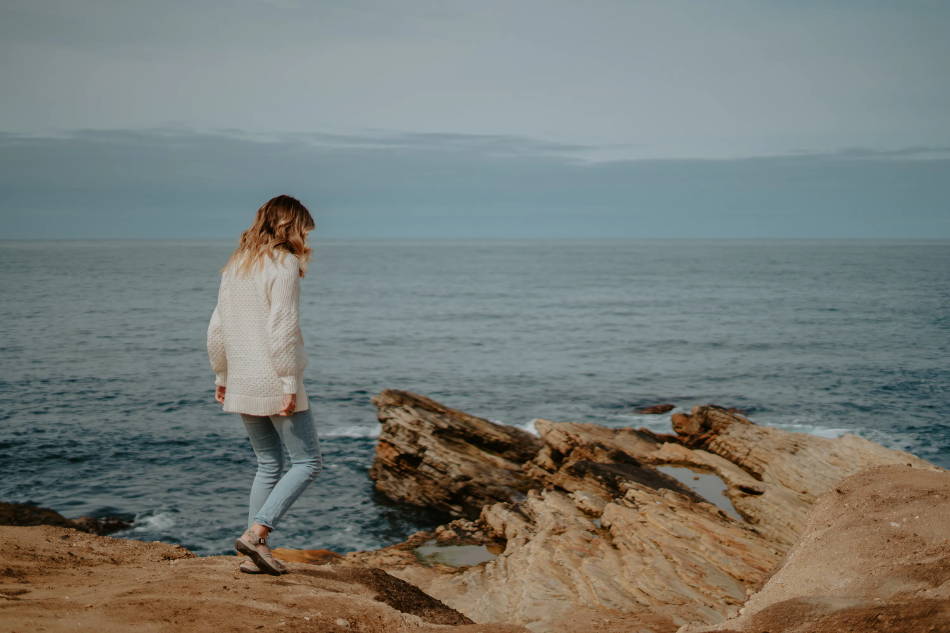 woman wearing siena sports sandals on the beach