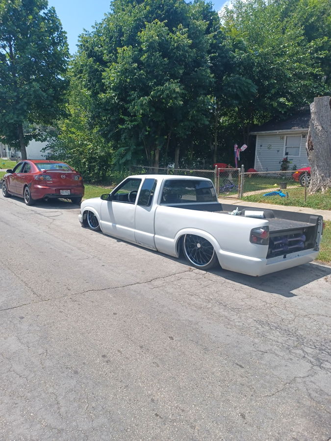 Matthew's 2001 Chevy S10 Train Horn Install with Shocker XL Train Horn
