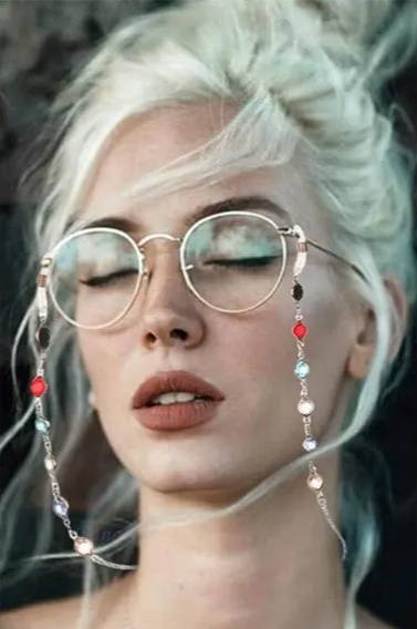 Tendances mode à Montréal : des chaînes de lunettes glamour sur les lunettes