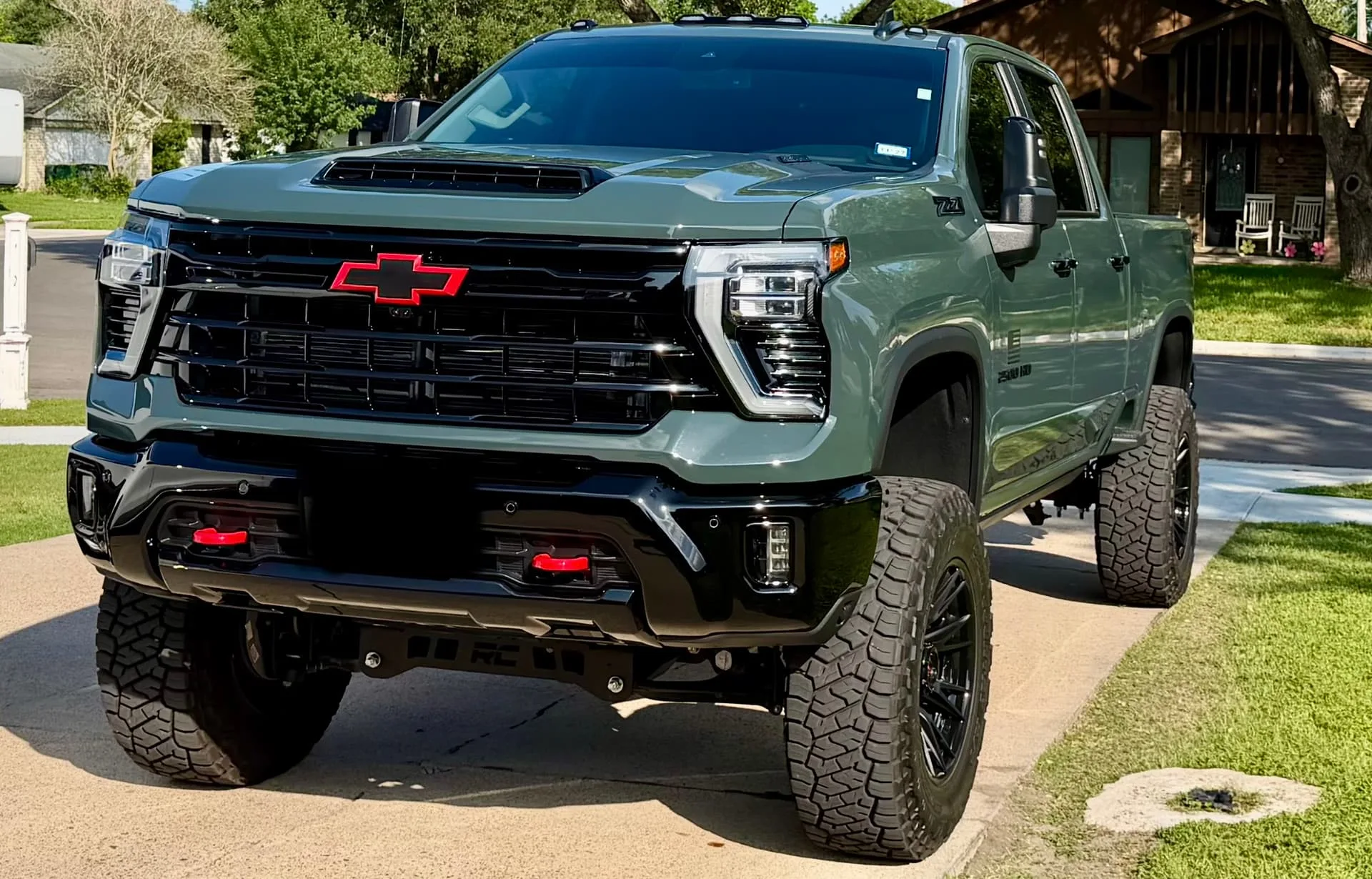 Mark's 2026 Chevrolet Silverado 2500 HD Z71 with Stealth Spare Tire Delete Kit train horn install exterior photo 1